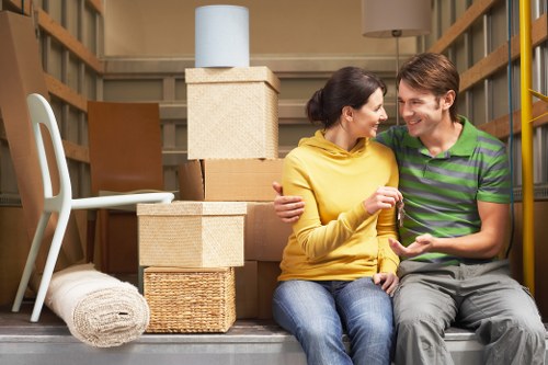 Professional local moving van for home and business transport in Edgware